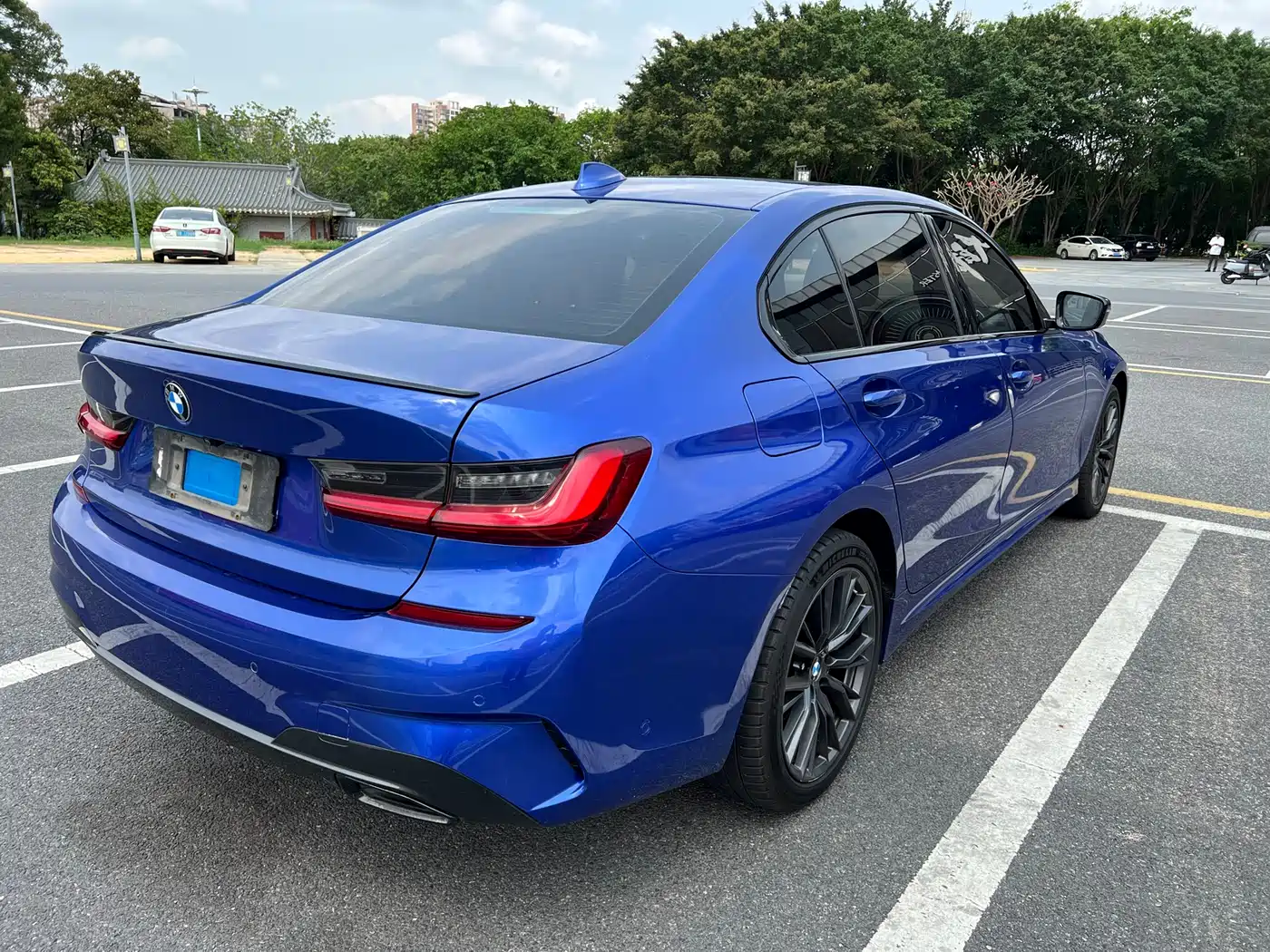 BMW 3 Series 2020 330Li xDrive M Sport Black Night Edition фото 10