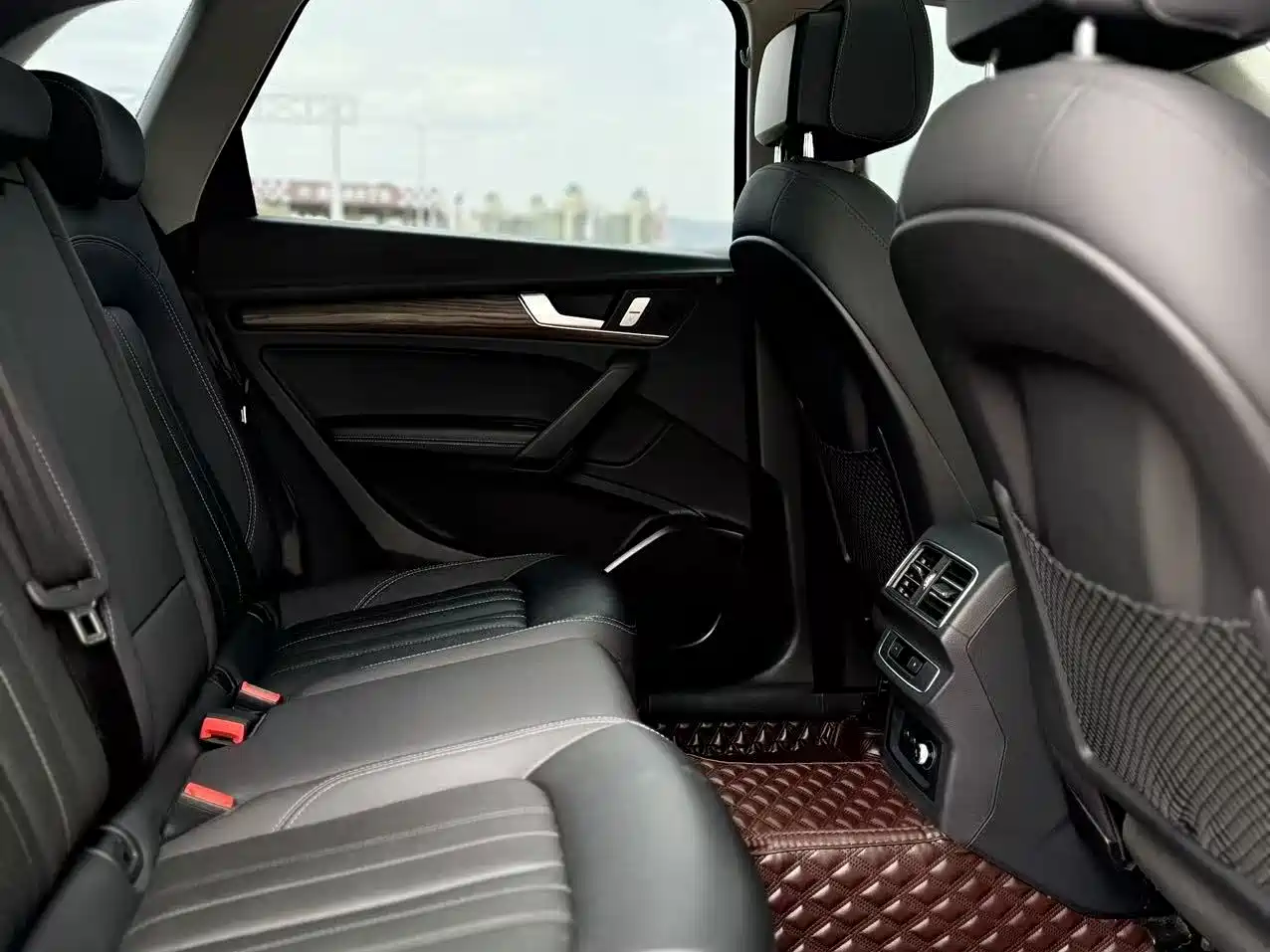 Audi Q5L 2023 40T Luxury Dynamic фото 9