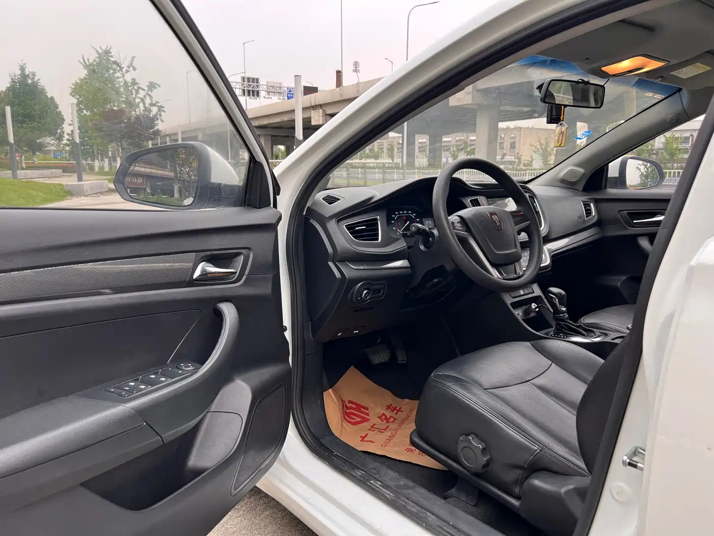 Roewe 360 2016 2016 1.5L Automatic Smart Screen Edition