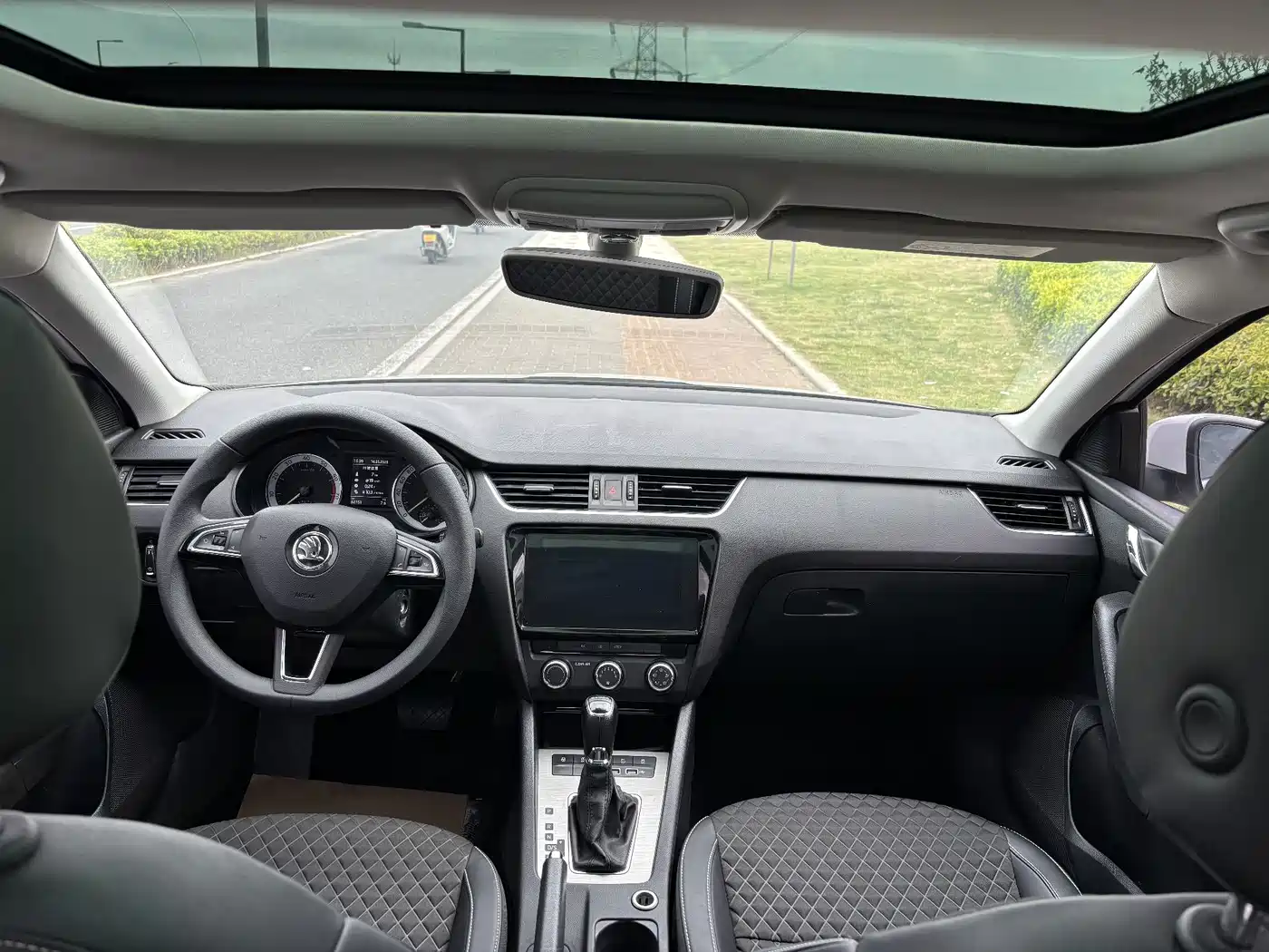 Škoda Octavia 2020 1.5L Automatic Smart Luxury Edition фото 11