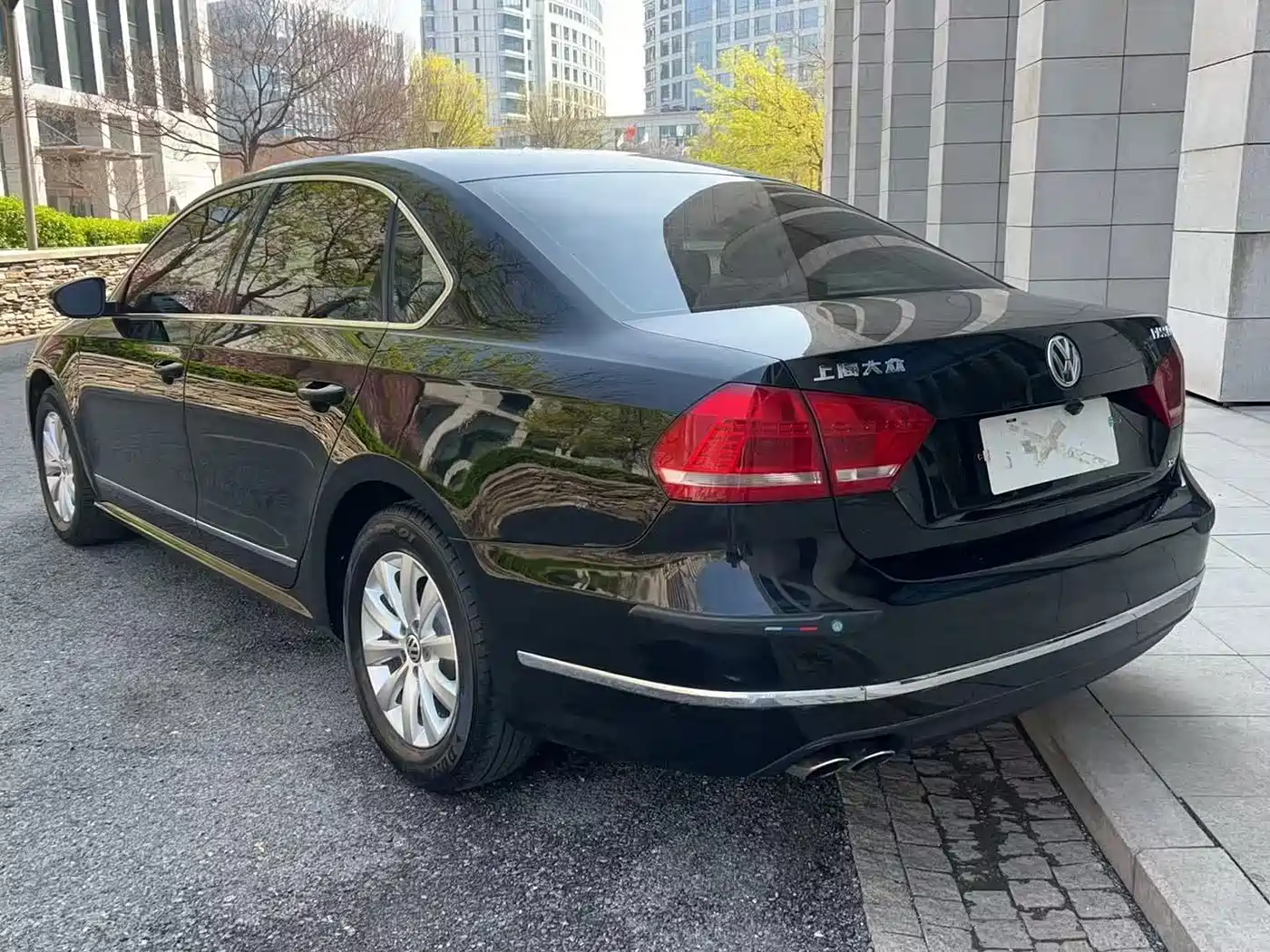 Volkswagen Passat 2014 1.8TSI DSG Luxury Edition фото 7