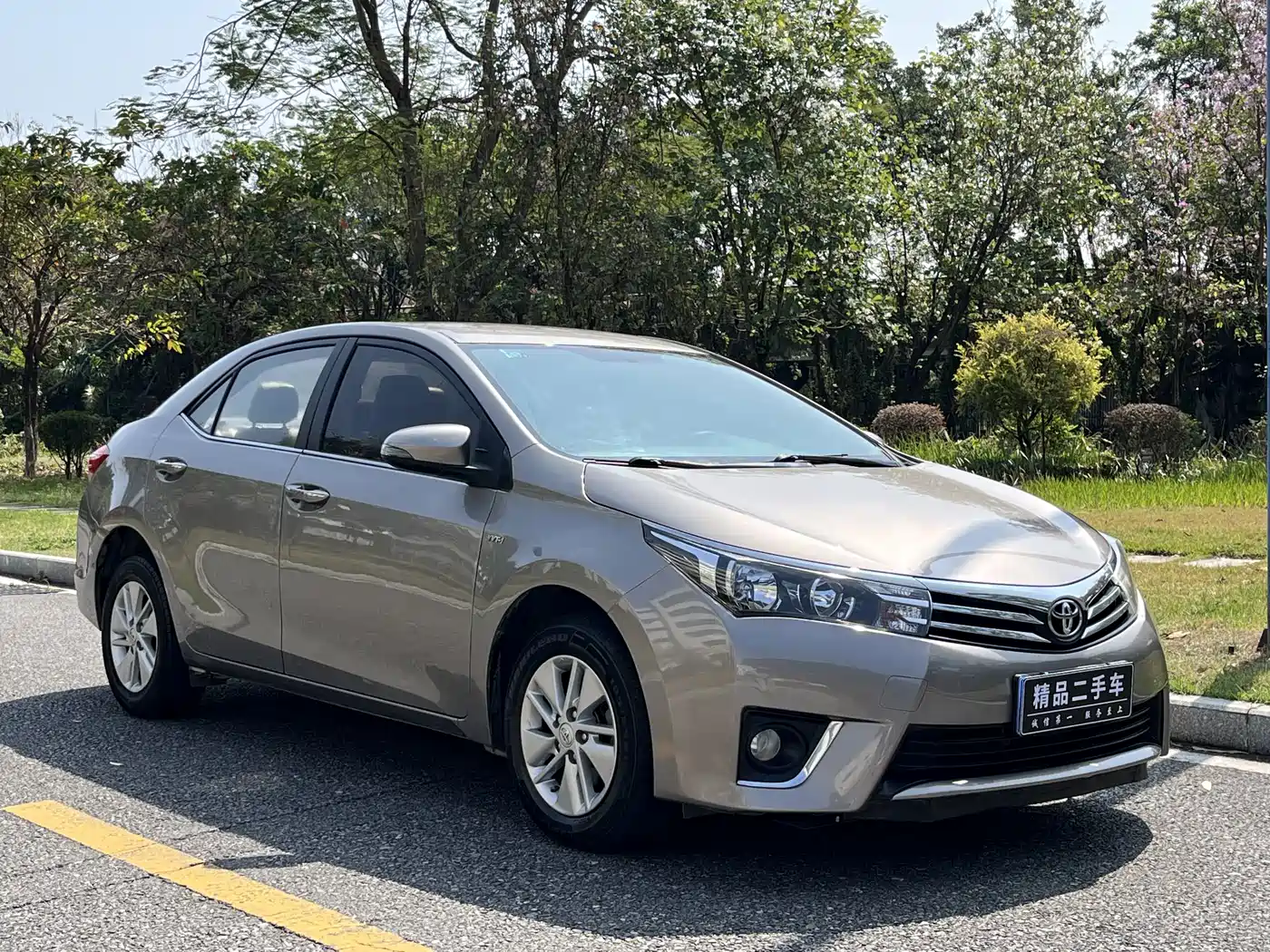 Toyota Corolla 2014 1.6L CVT GL фото 2