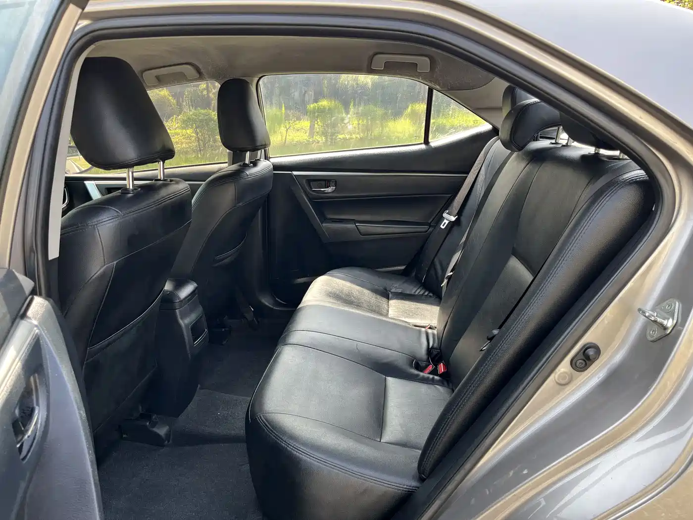 Toyota Corolla 2014 1.6L CVT GL фото 6