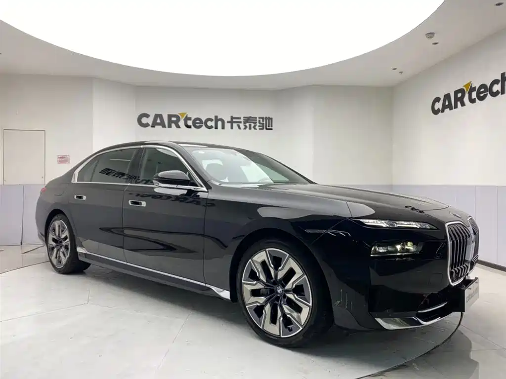BMW 7-SERIES