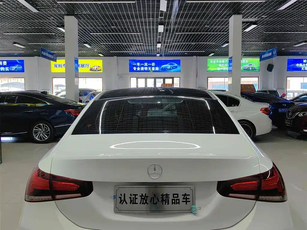 Mercedes-Benz A-Class 2022 A 200 L Sport Sedan Dynamic фото 5