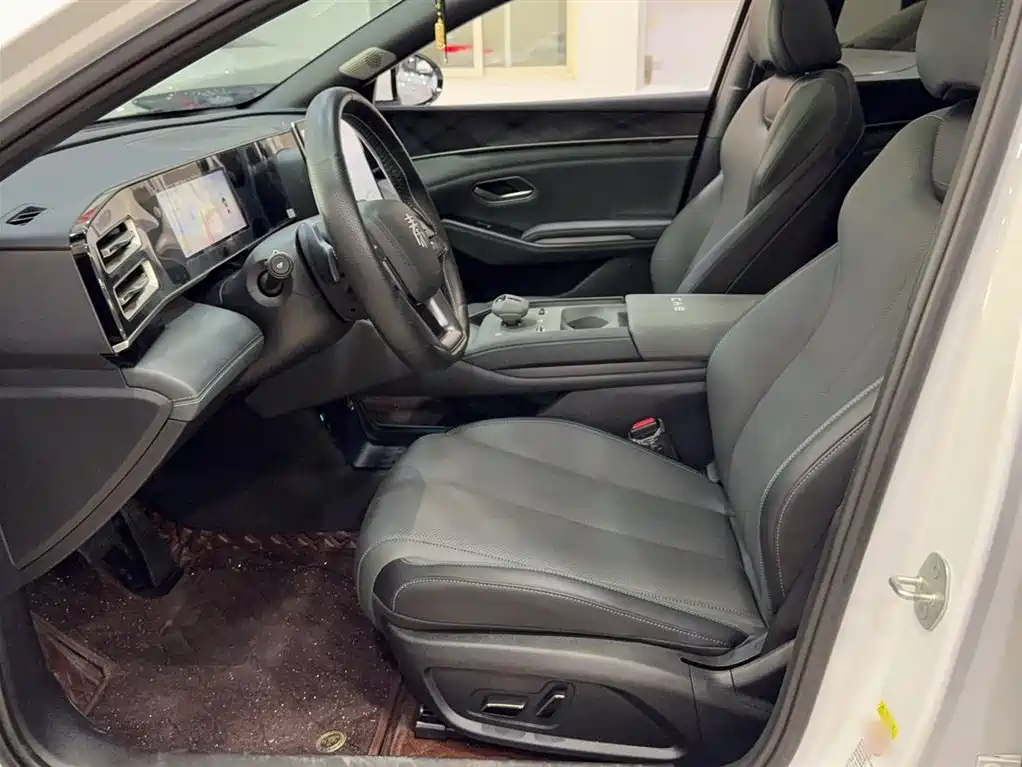 BYD Qin L 2025 DM-i Smart Drive Edition 120KM Leading фото 9