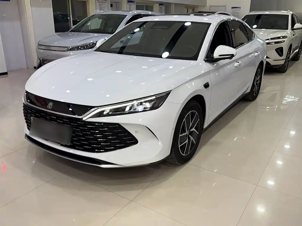 BYD Qin L 2025 DM-i Smart Drive Edition 120KM Leading фото 3