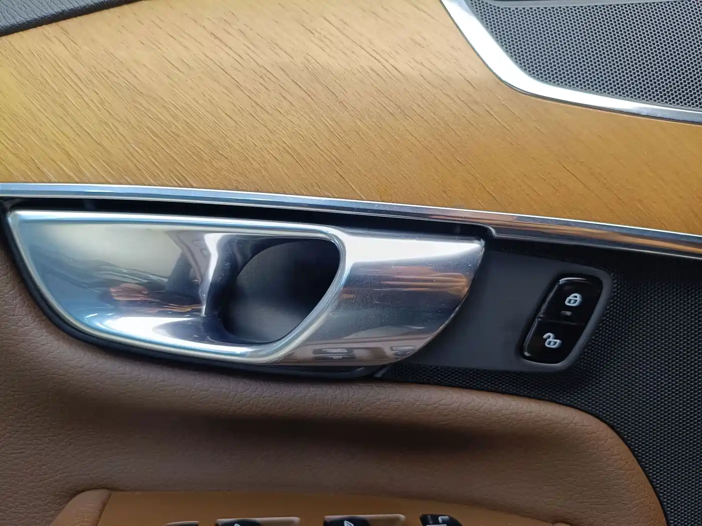Фото 9 - Volvo XC90