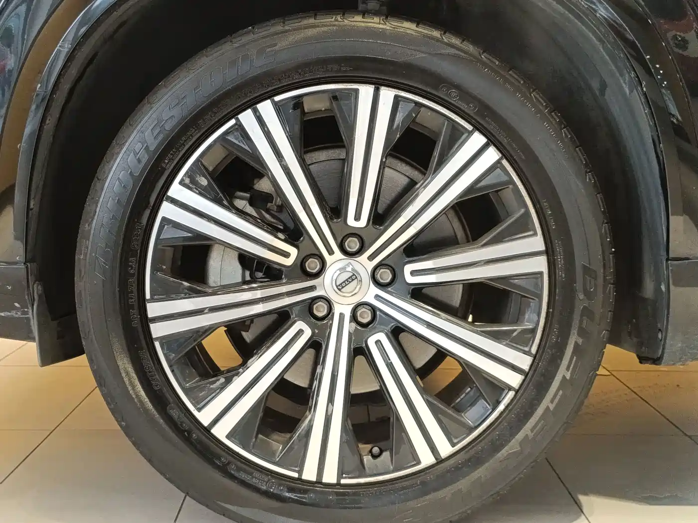Фото 5 - Volvo XC90