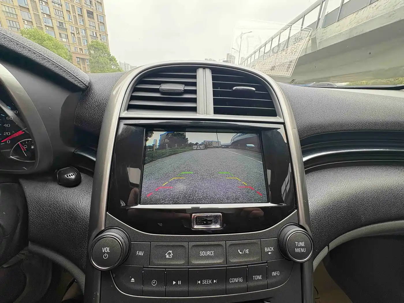 Chevrolet Malibu 2013 2.0L Automatic Luxury Edition фото 13