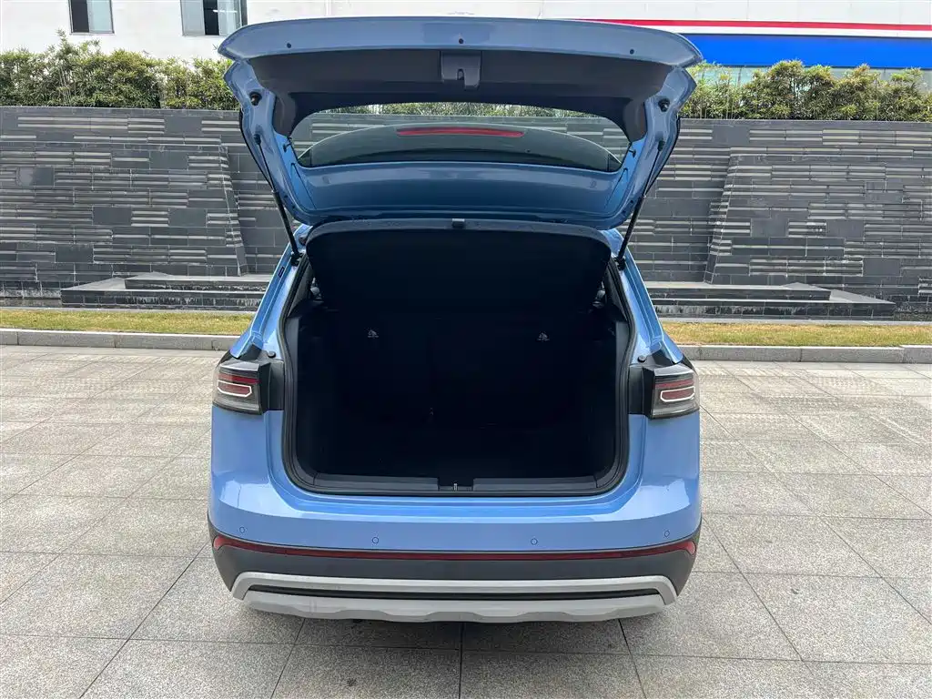 Volkswagen Tharu 2025 New Edge 300TSI Enjoyment Edition фото 11