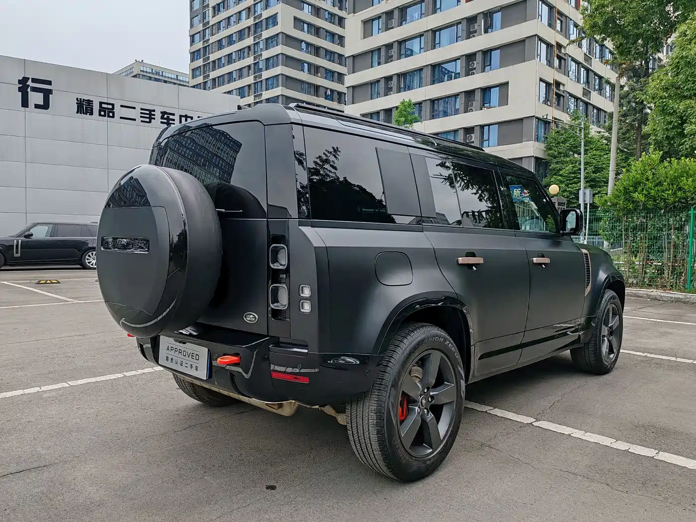 Land Rover Defender 2025 110 3.0T P400 X фото 3