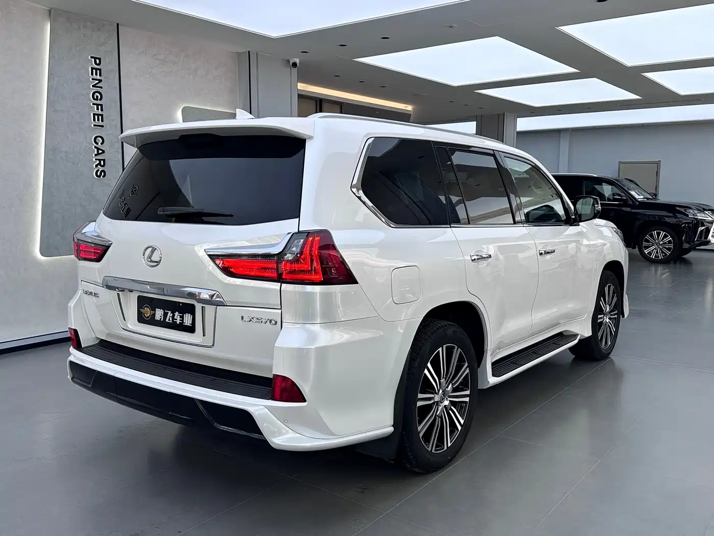 Lexus LX 2017 570 Peak Special Limited Edition фото 25
