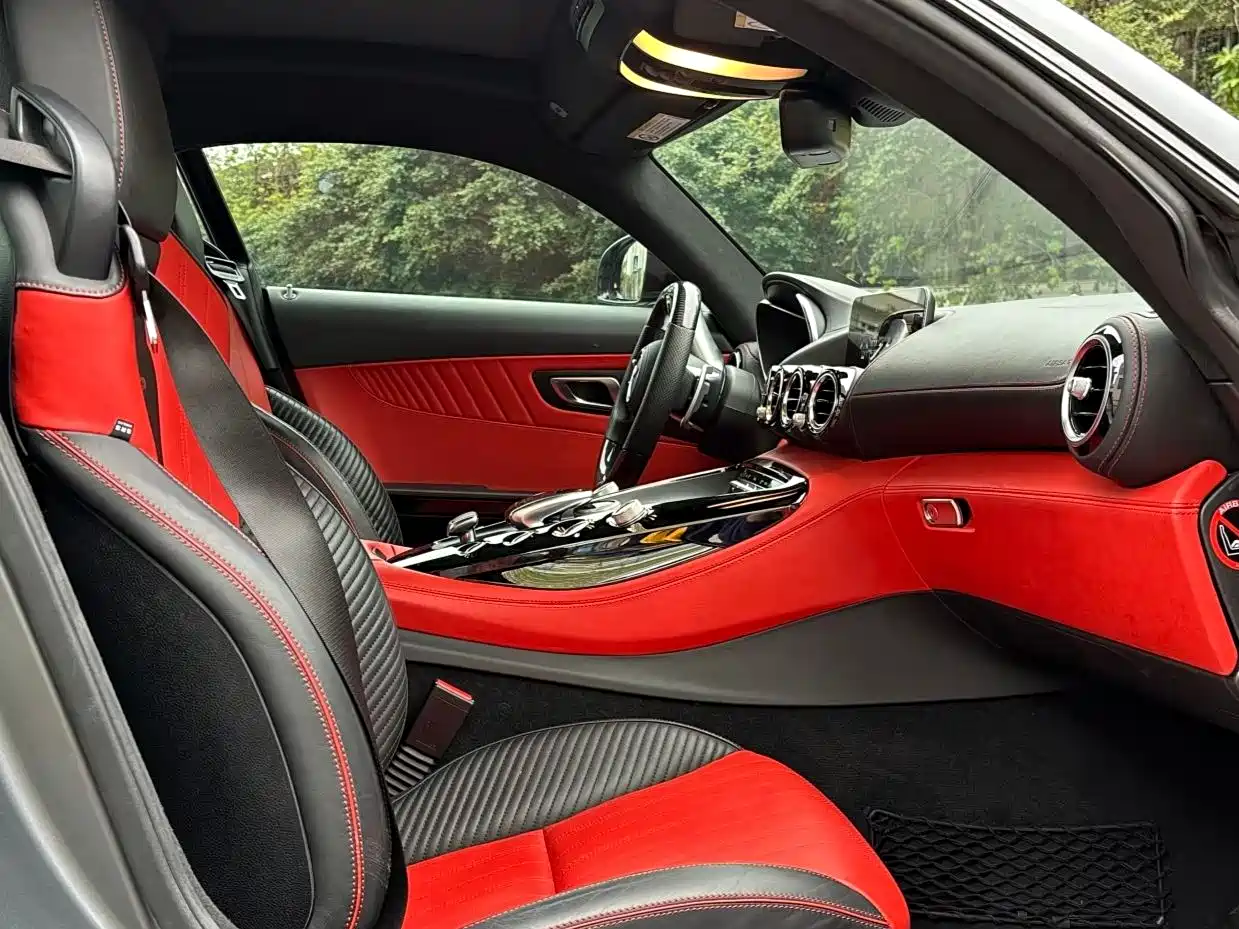 MERCEDES-BENZ AMG GT