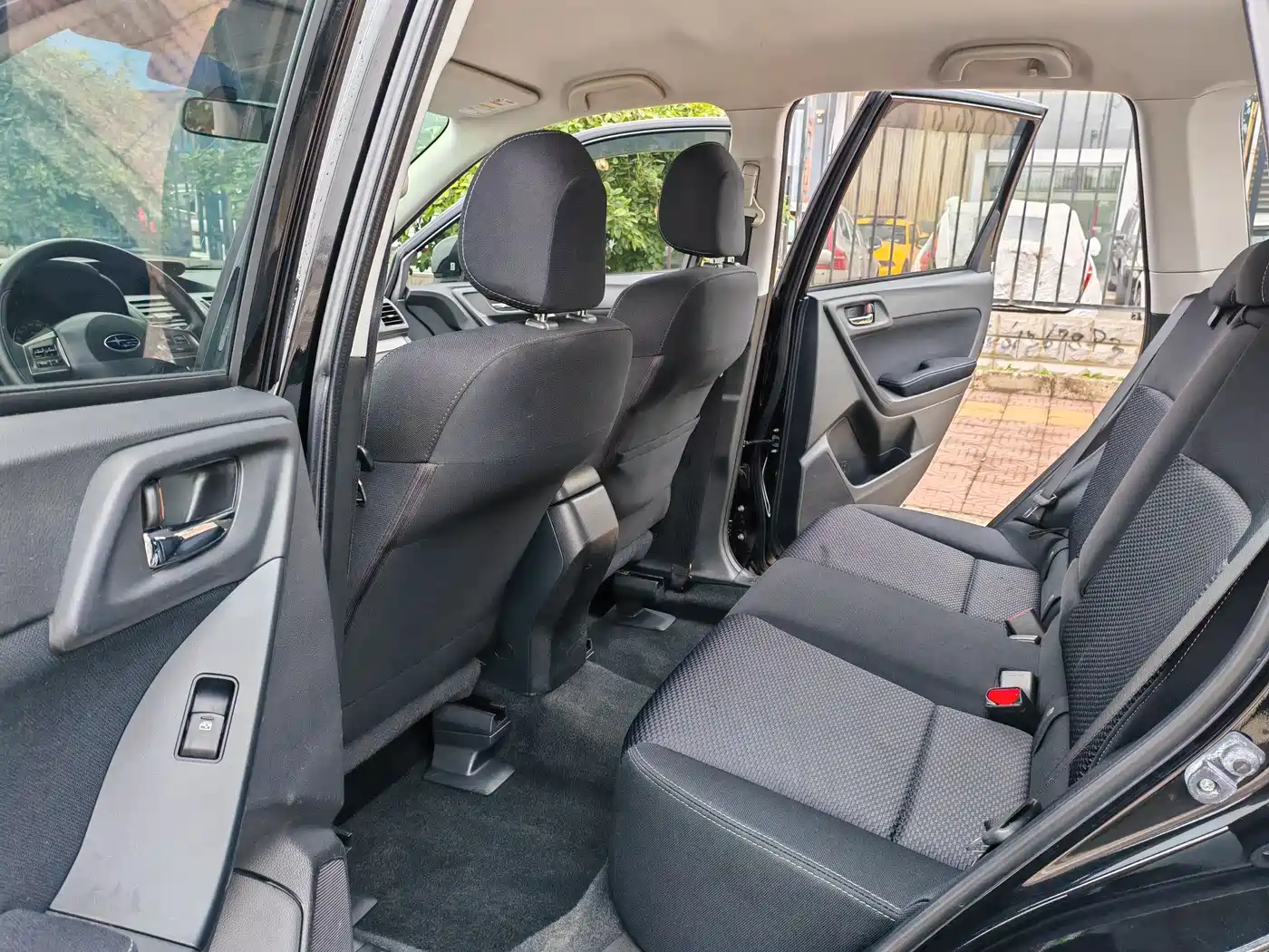 Subaru Forester 2014 2.0i Automatic Comfort Edition фото 9