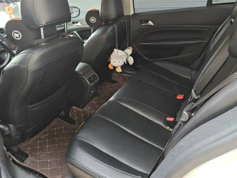 Peugeot 408 2015 Model 1.2T Automatic Luxury Edition фото 11
