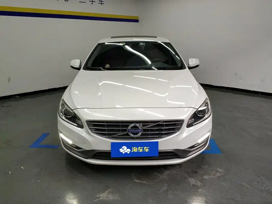 Фото 2 - Volvo S60