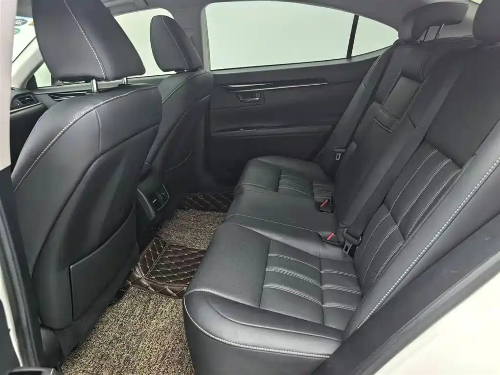 Lexus ES 2015 200 Elite Edition фото 14