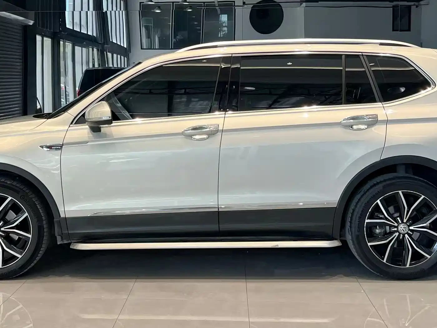 Volkswagen Tiguan L 2019 380TSI Auto AWD Smart Luxury Edition China V фото 4