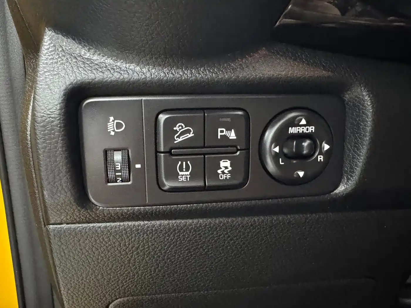 Kia KX1 2021 1.4L CVT Fun Sunroof Version фото 11