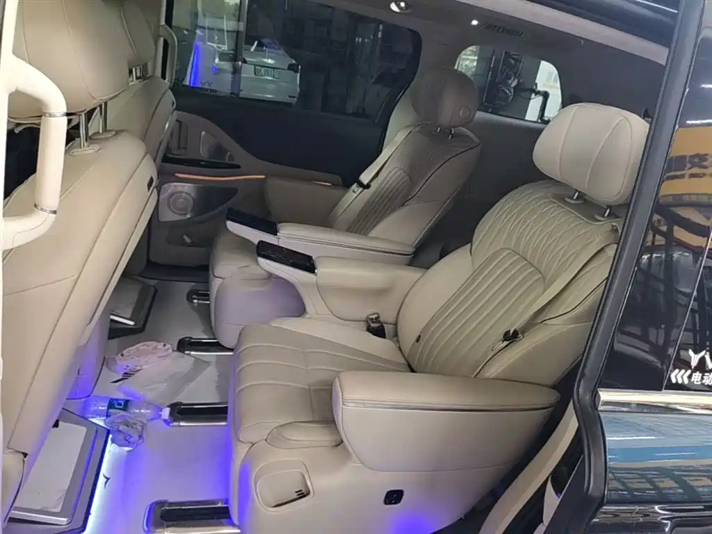 Voyah Auto Voyah Dreamer 2025 PHEV AWD Flagship Kunpeng Edition фото 17