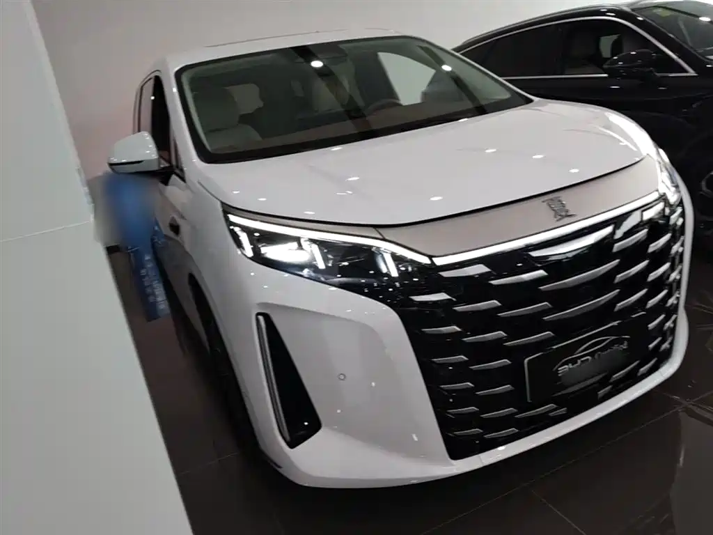 BYD Xia 2025 DM-i 1.5T 180km Excellence фото 4