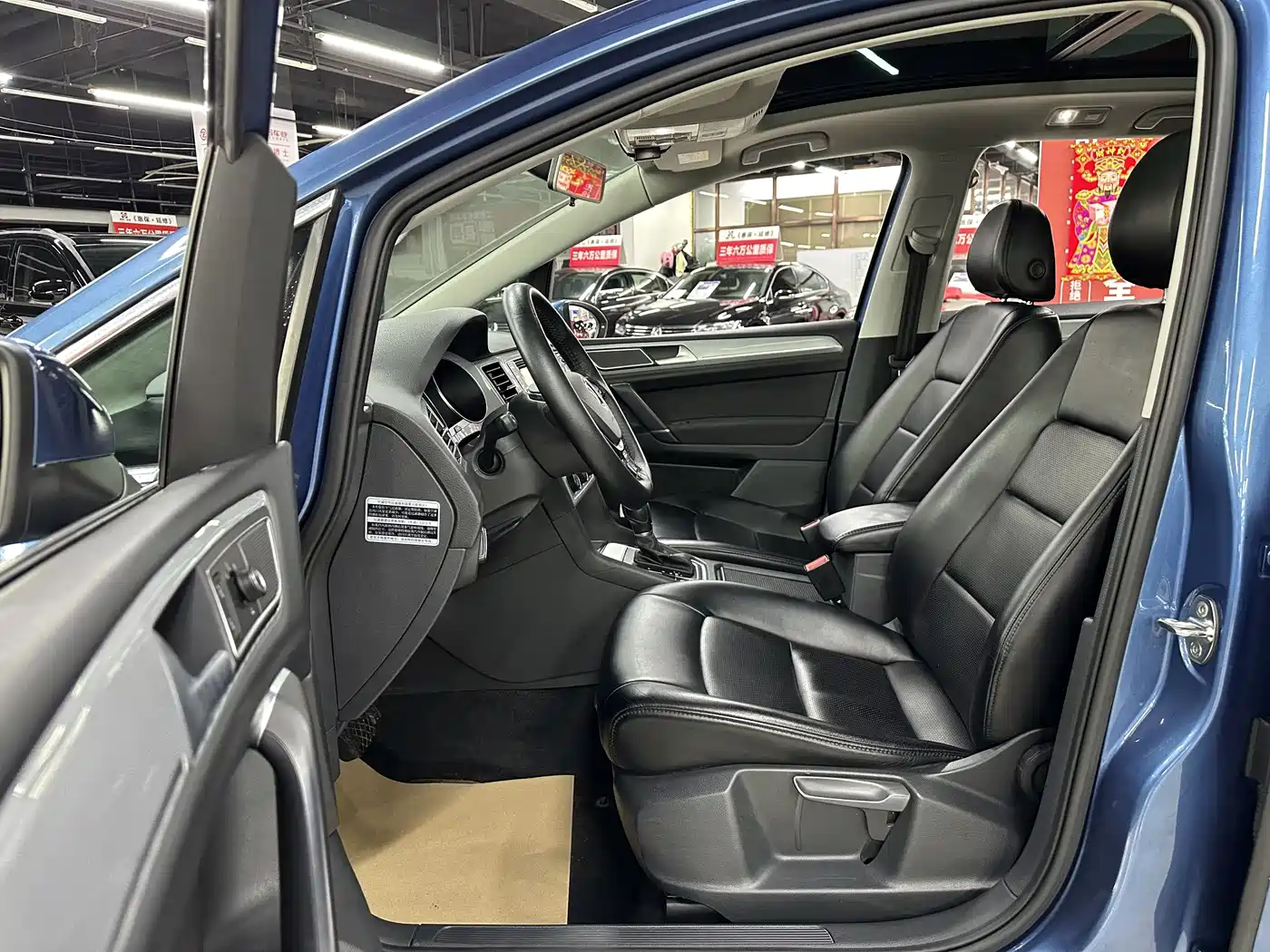 Volkswagen Golf Sportsvan 2016 230TSI Automatic Progressive фото 28