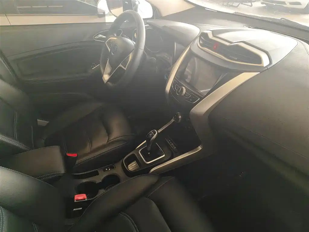 BYD Yuan New Energy 2018 EV360 Smart Connected Cool Type фото 12