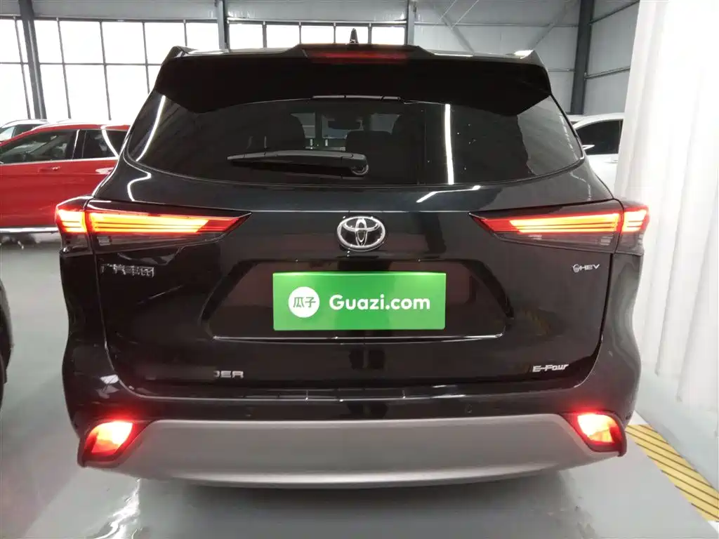 Toyota Highlander 2024 2.5L Smart Hybrid 4WD Premium 7-seater фото 4