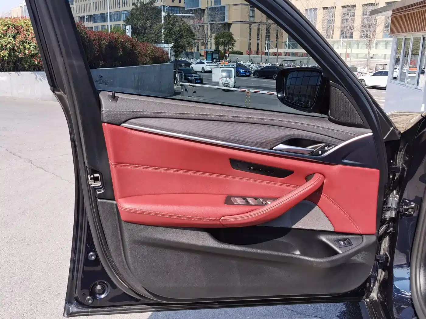 BMW 5 Series 2022 Facelift 530Li Leading M Sport Package фото 9