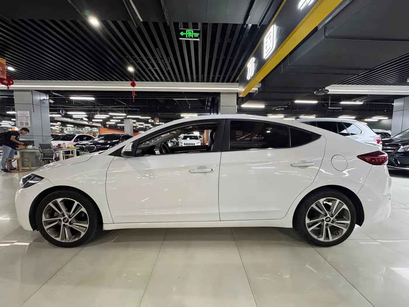 Hyundai Elantra 2016 Model 1.6L Automatic Smart Elite фото 7