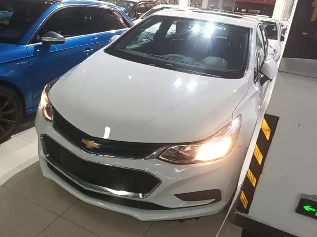 Chevrolet Cruze 2017 2018 320 Automatic Pioneer Sunroof Edition