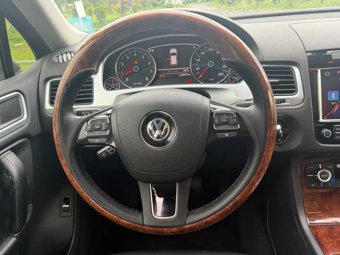 Volkswagen Touareg 2012 2011 3.0TSI Comfort