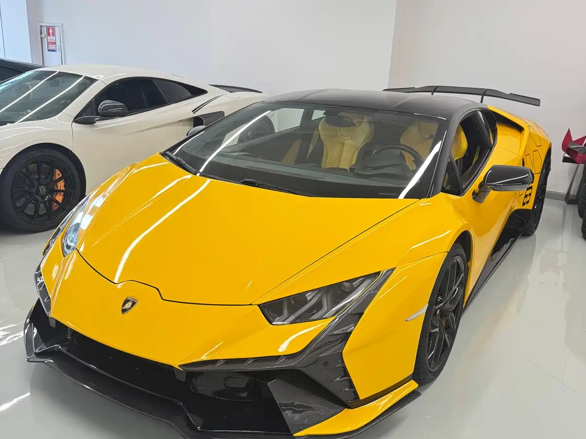 LAMBORGHINI HURACÁN