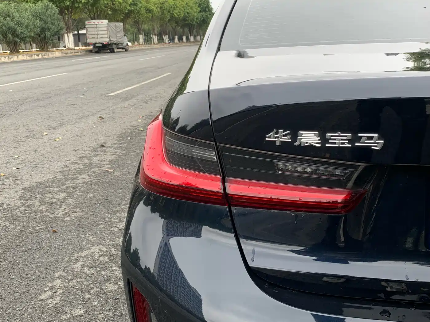 BMW 3 Series 2024 325i M Sport Package фото 11
