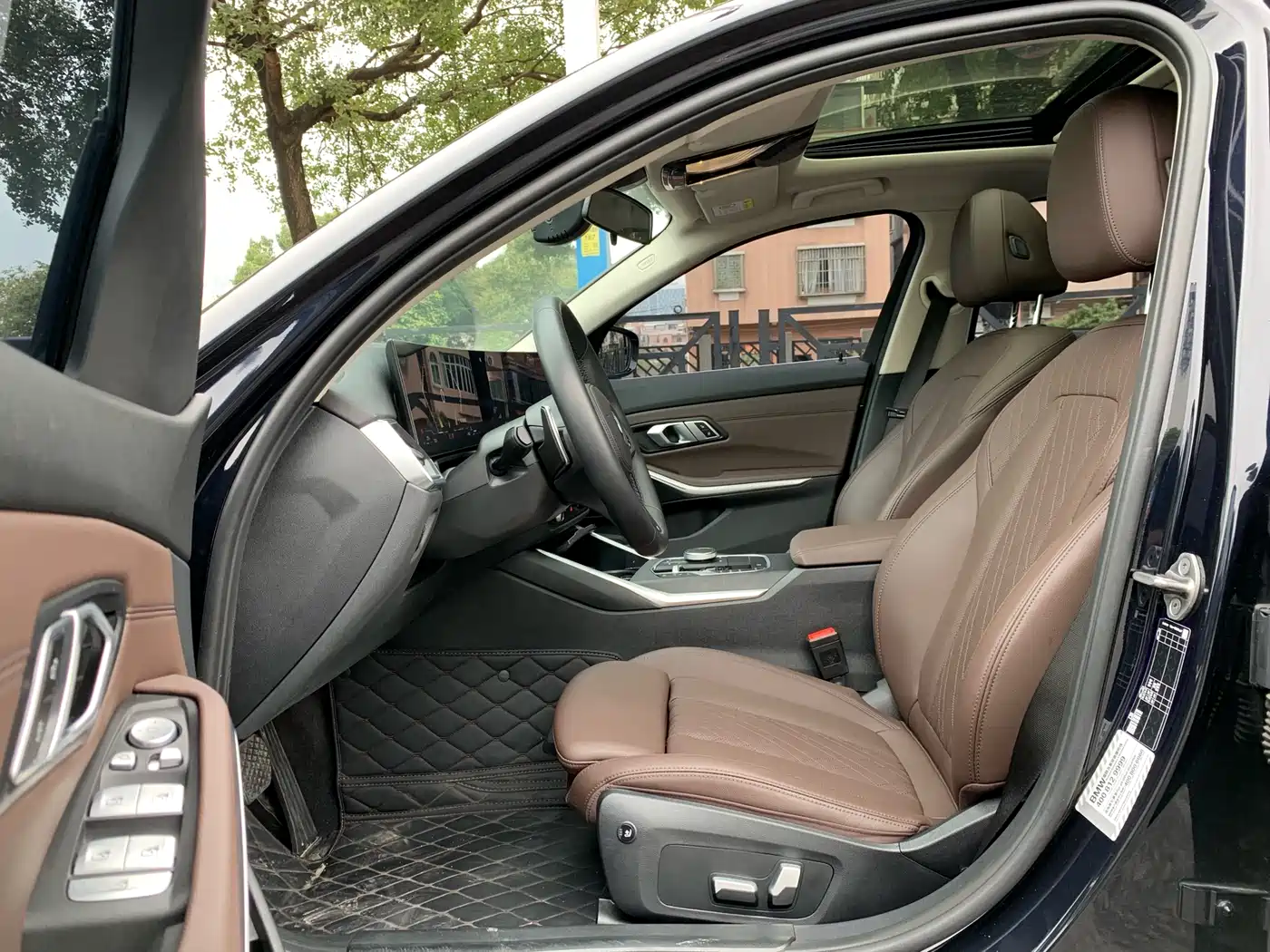 BMW 3 Series 2024 325i M Sport Package фото 13