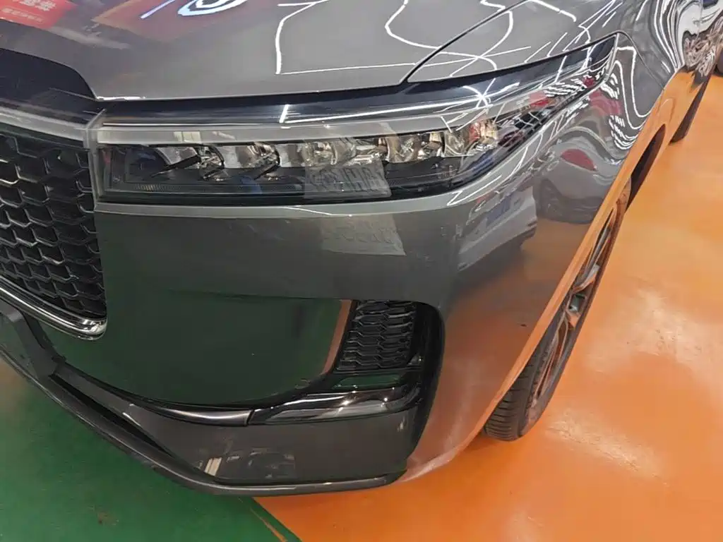 Фото 24 - Li Auto Li ONE