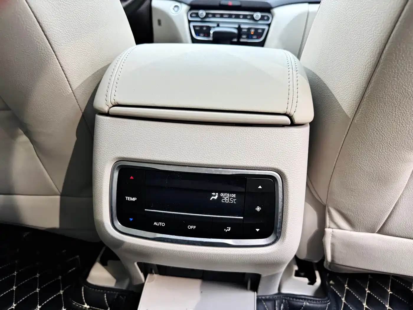 GAC Trumpchi Trumpchi GS8 2017 320T 2WD Luxury Smart Connect (7-seater) фото 19