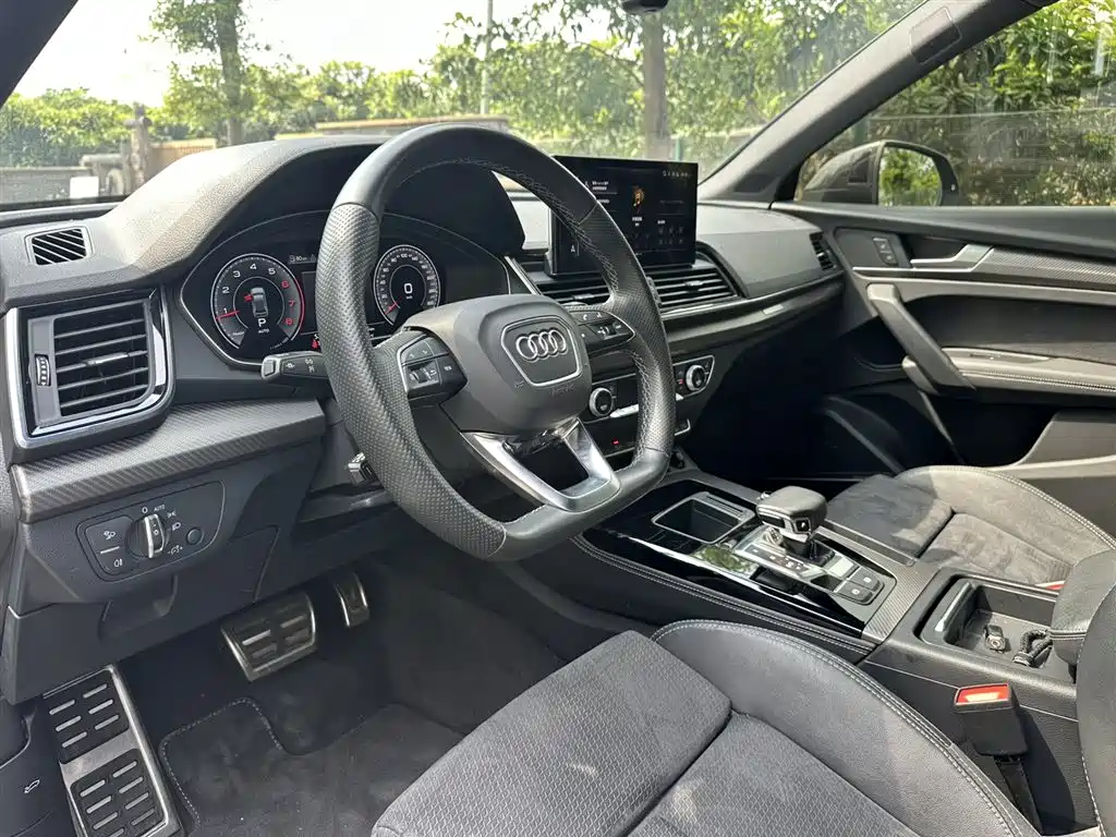 Audi Q5L Sportback 2021 40 TFSI Launch Special Edition фото 16