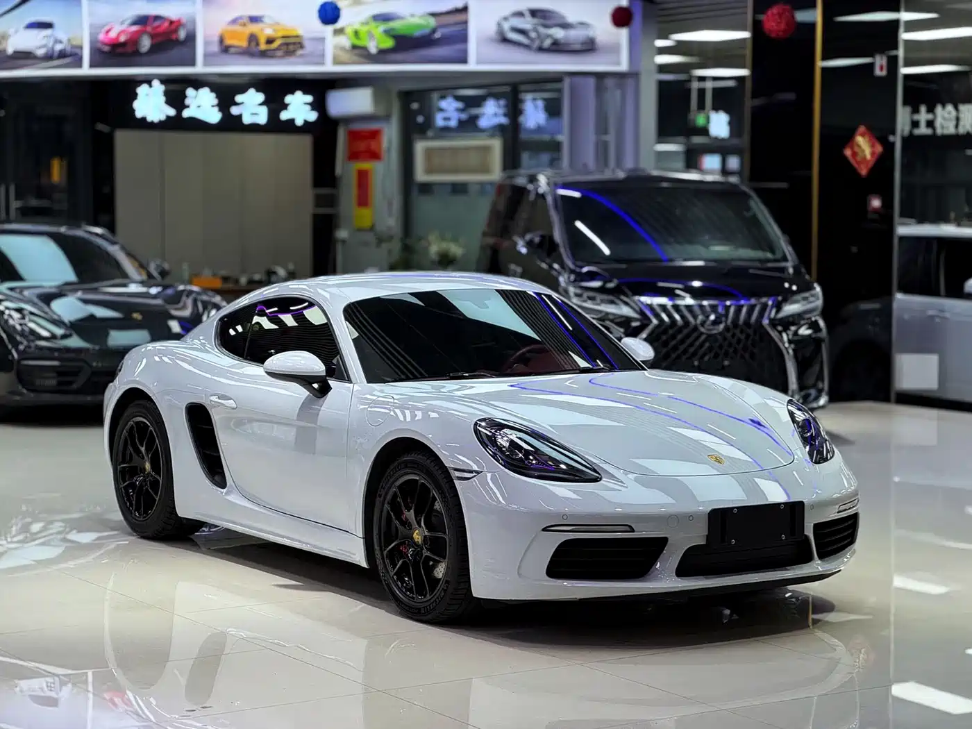 Porsche 718 2018 Cayman 2.0T фото 3