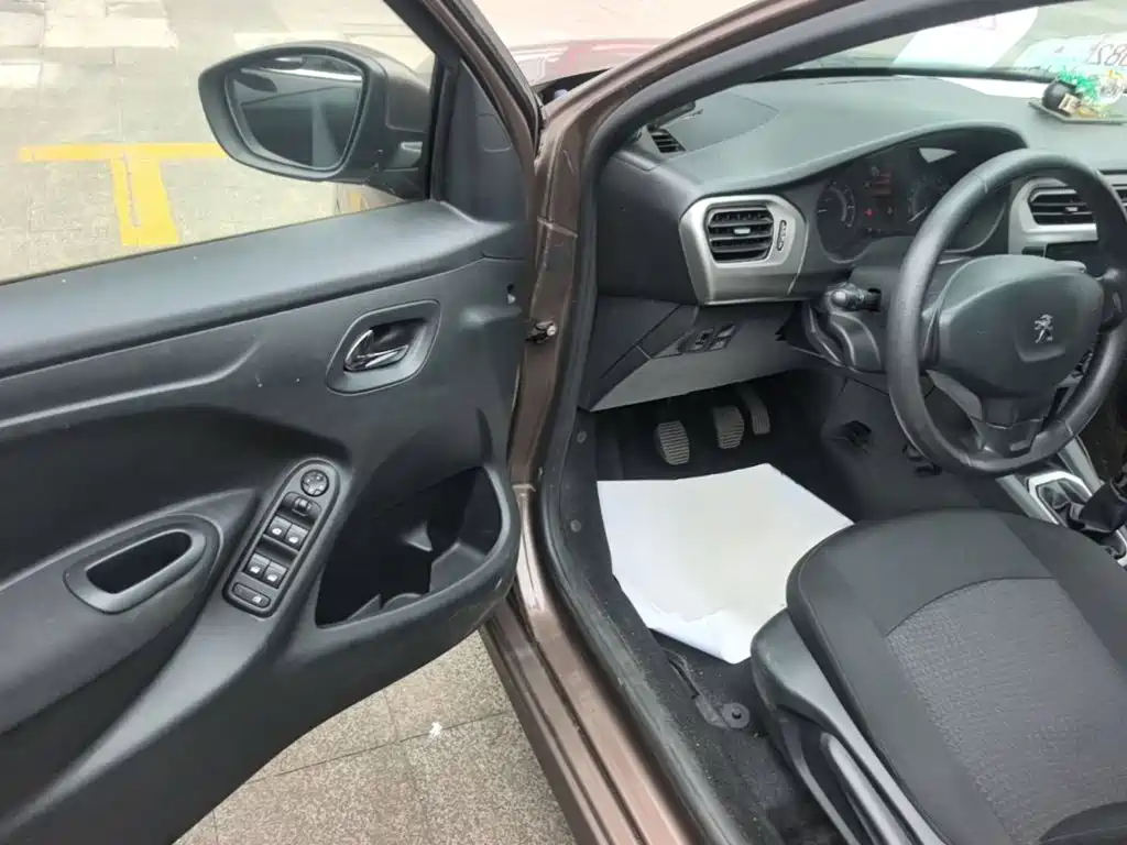 Peugeot 301 2017 2016 1.6L Manual Comfort Edition