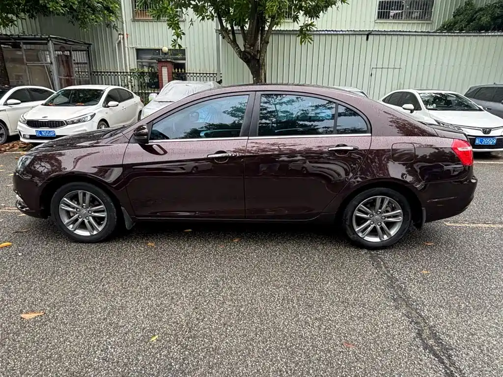 Фото 7 - Geely Emgrand