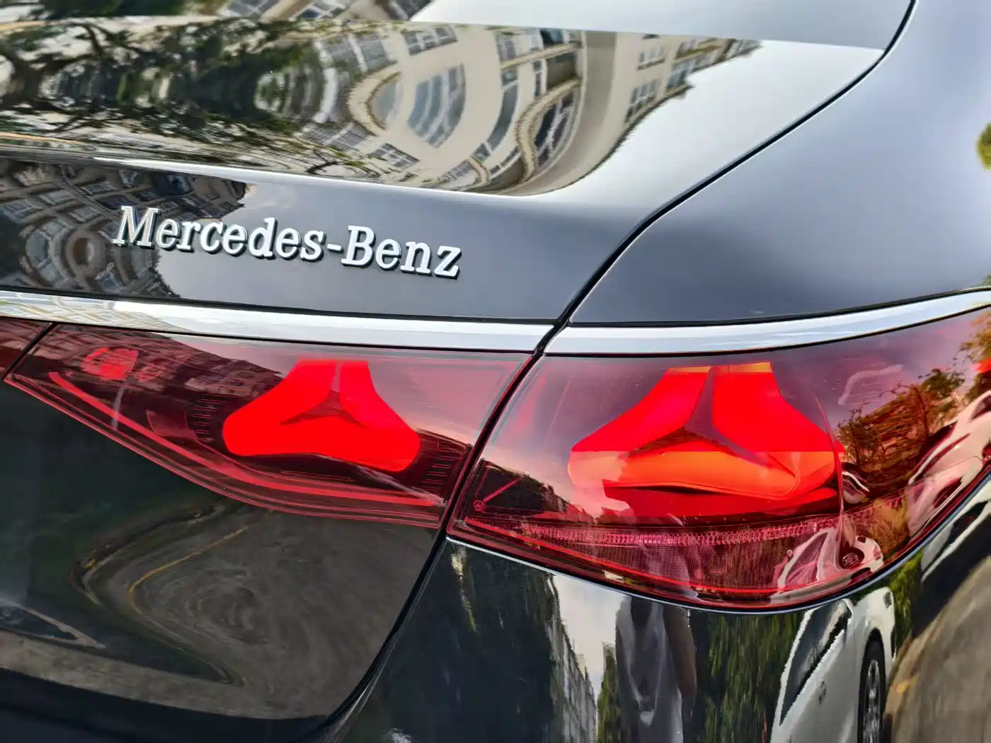 Mercedes-Benz E-Class 2025 E 300 L Luxury фото 18