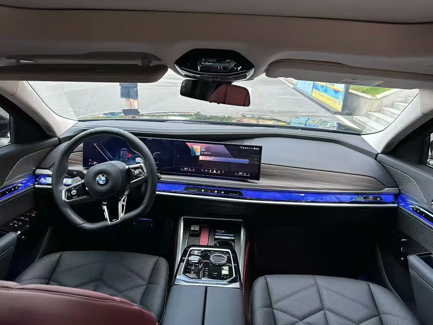 BMW 7 Series 2023 Model 735Li M Sport Package фото 4