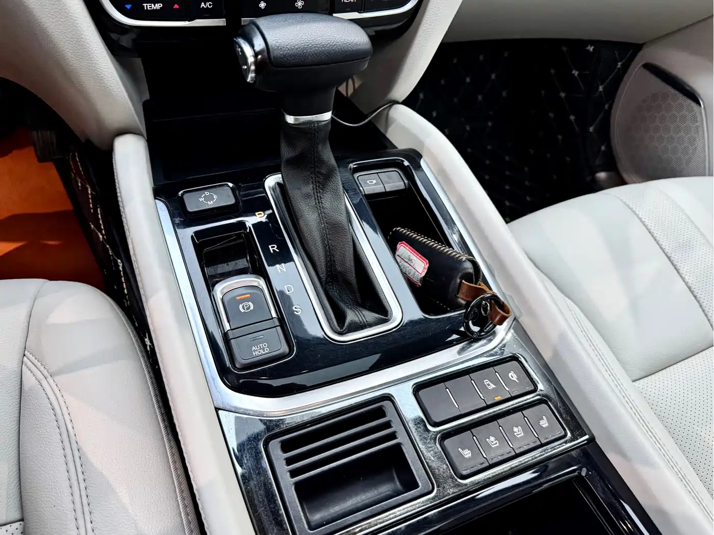 GAC Trumpchi Trumpchi GS8 2017 320T 2WD Luxury Smart Connect (7-seater) фото 17
