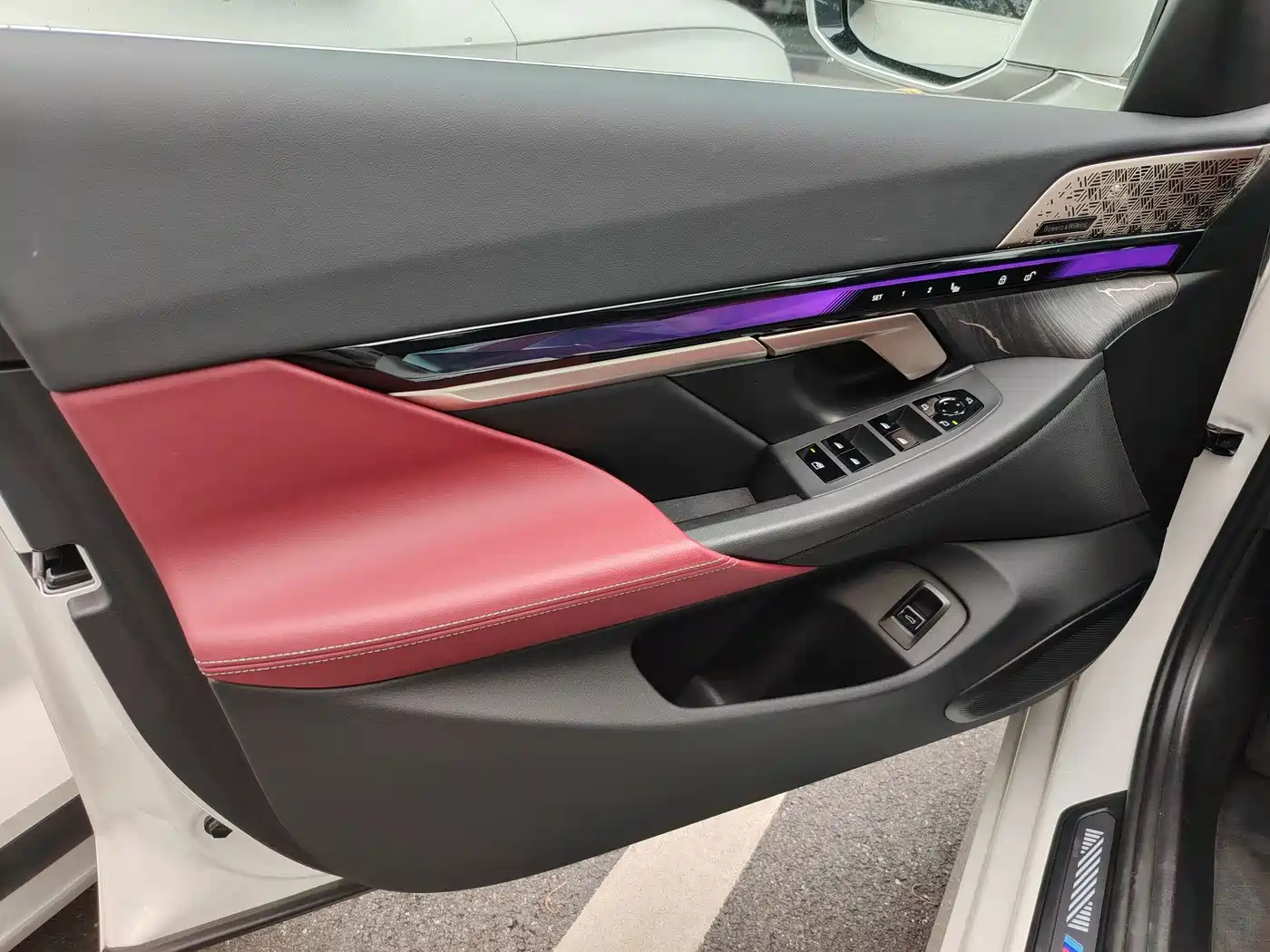 BMW 5 Series 2025 530Li Premium M Sport Package фото 12