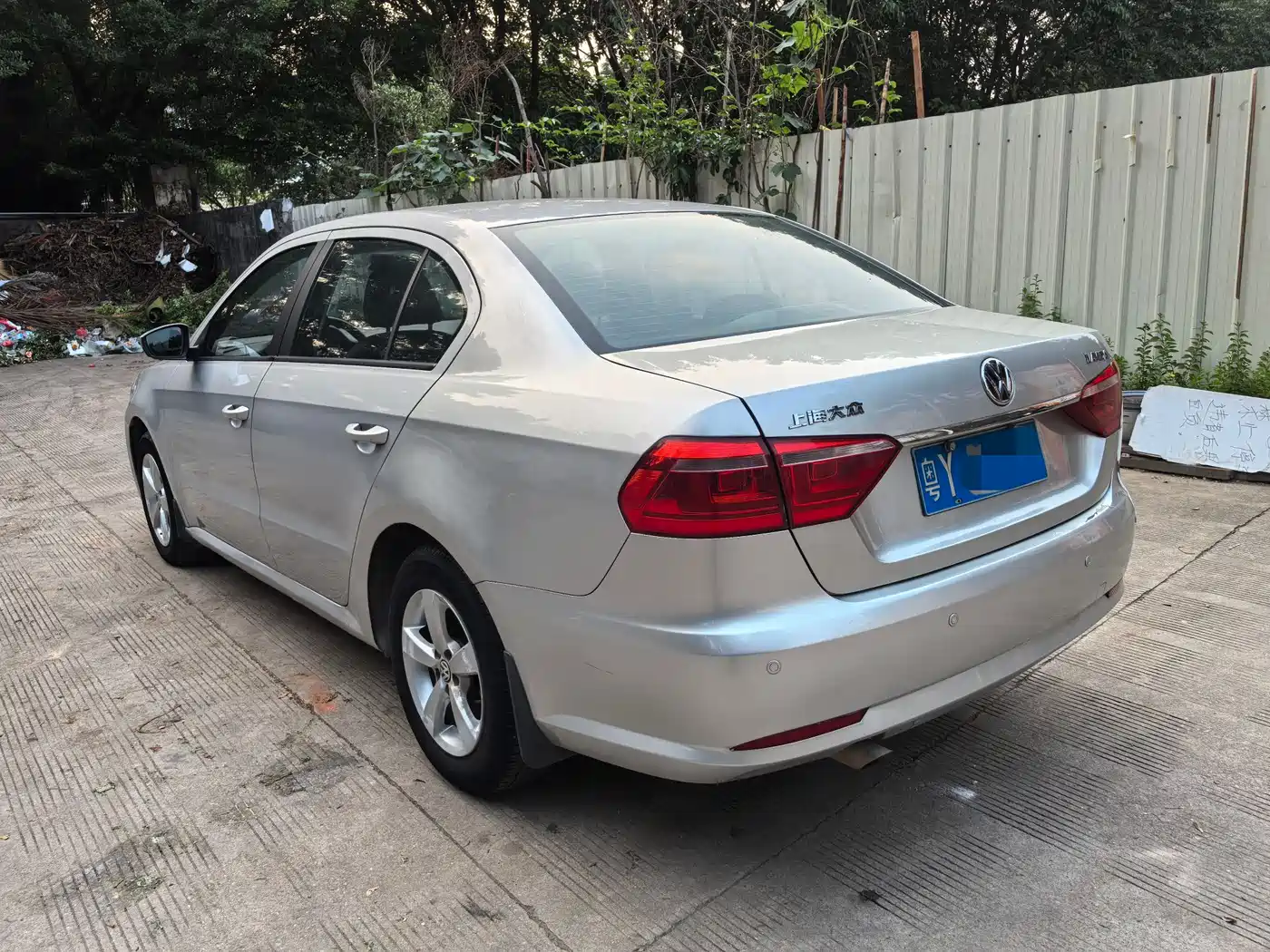 Volkswagen Lavida 2013 1.6L Automatic Trend Edition фото 4