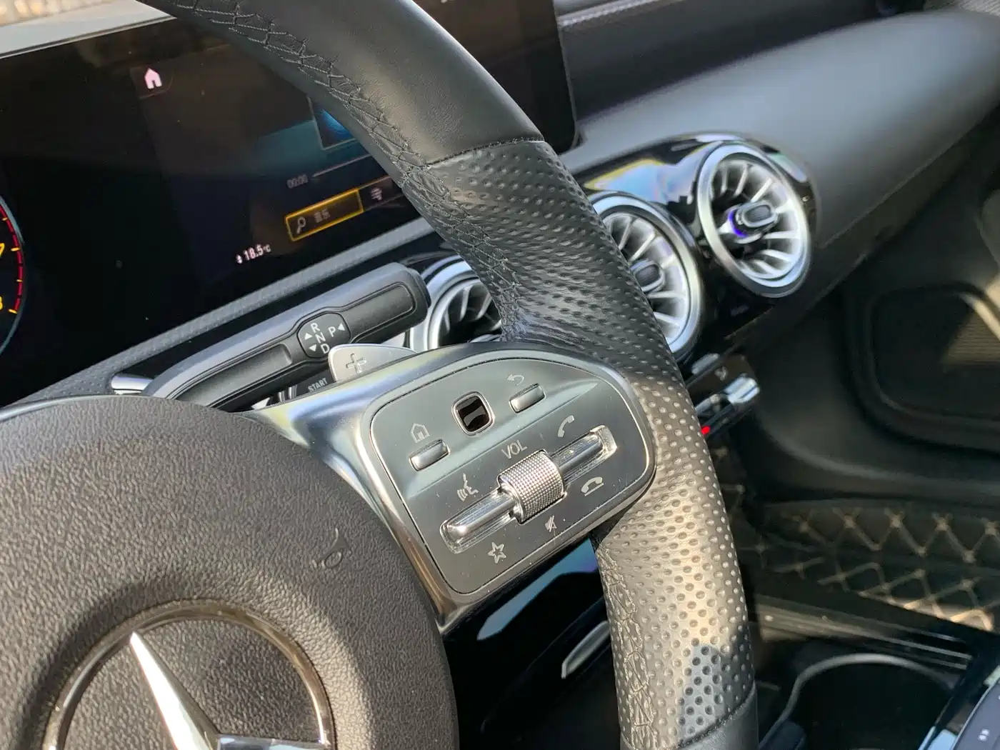 Mercedes-Benz A-Class 2022 Facelift III A 200 L Sport Sedan Fashion фото 25
