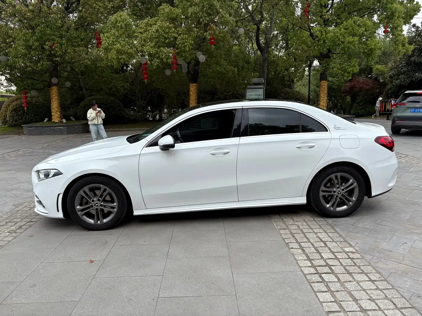 Mercedes-Benz A-Class 2021 A 180 L Sports Sedan фото 4