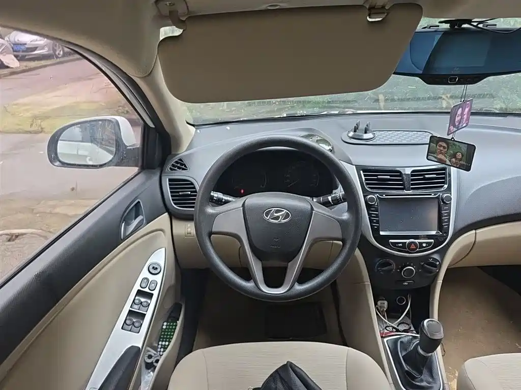 Hyundai Verna 2014 1.4L Manual Smart GLS фото 6